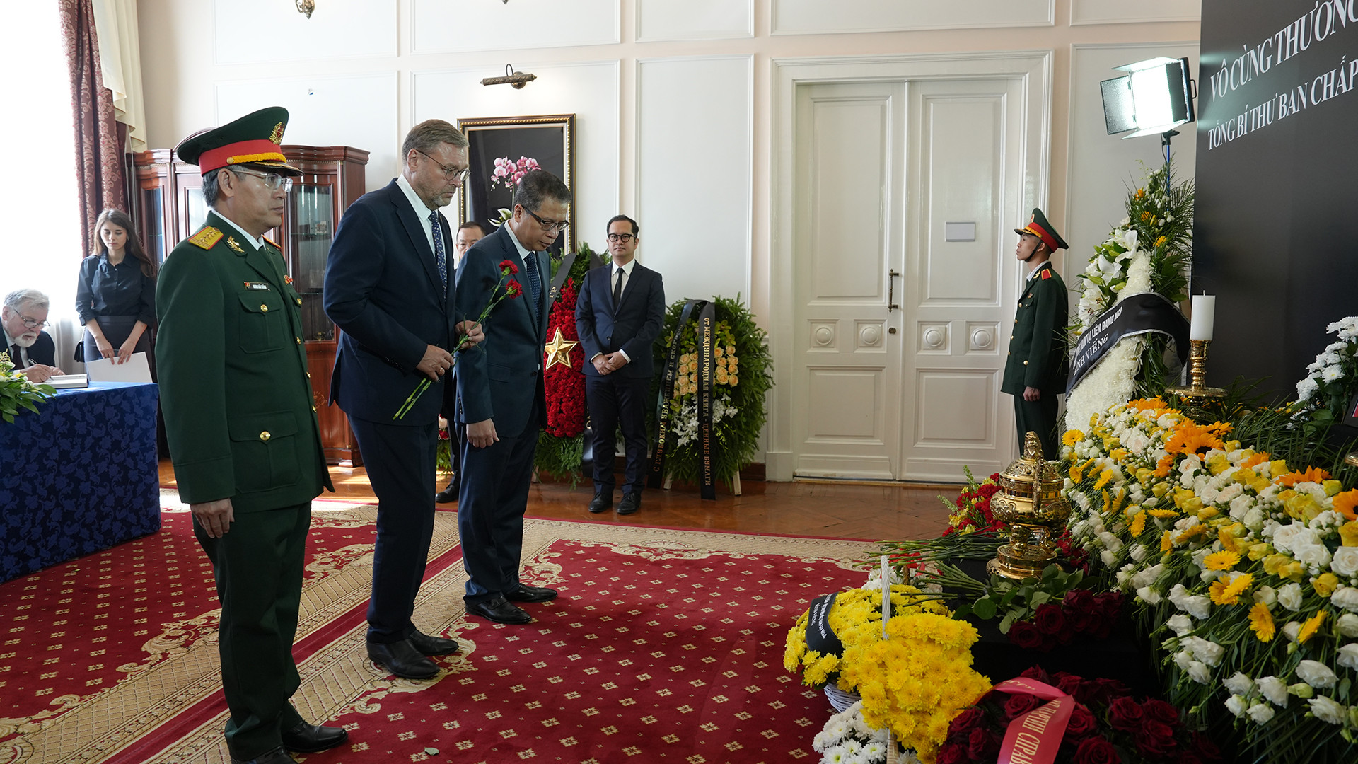 Phó Chủ tịch Hội đồng Liên bang (Thượng viện) Nga Konstantin Kosachev viếng Tổng Bí thư Nguyễn Phú Trọng.