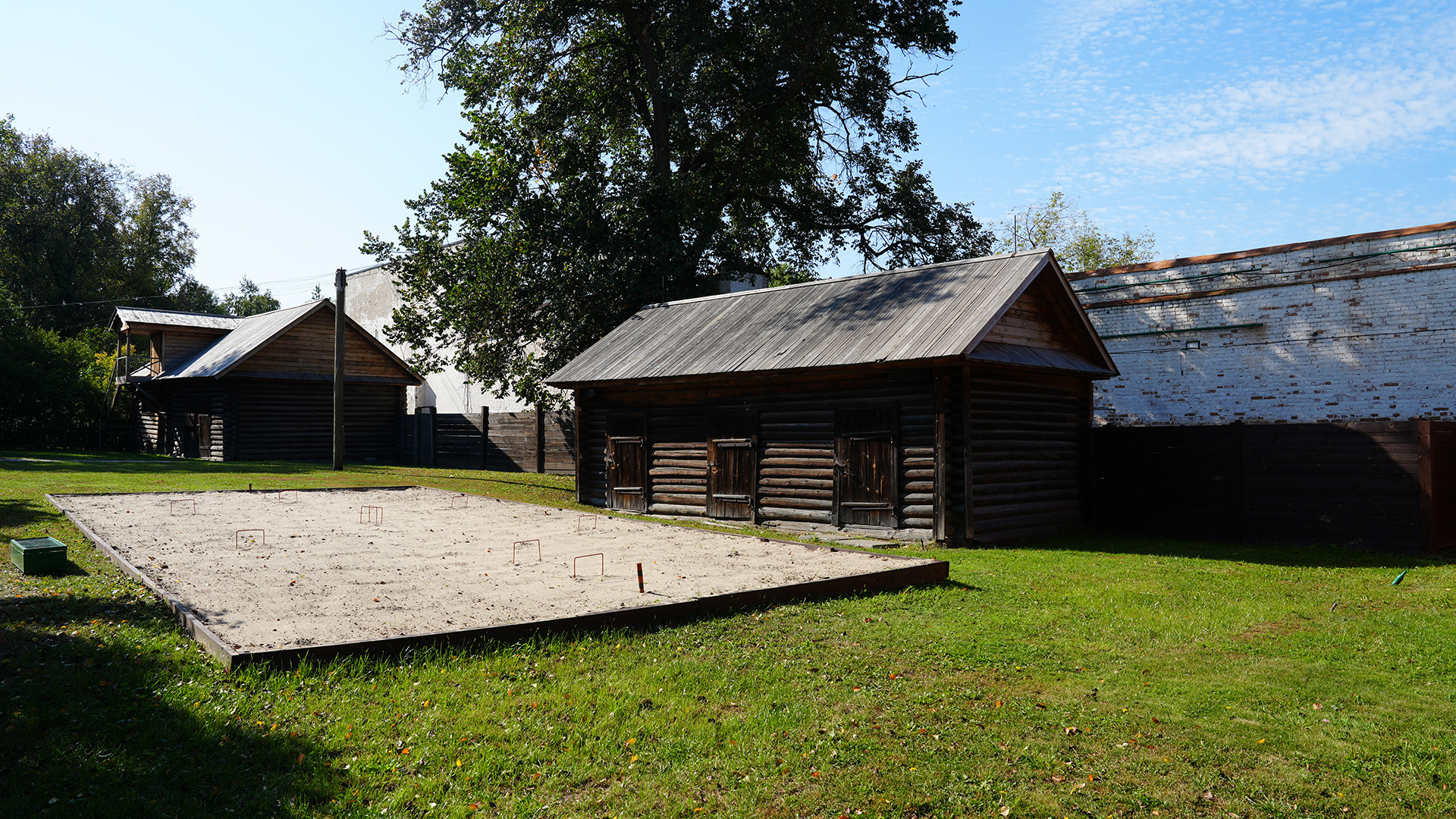 Khu nhà ở của gia đình Ulyanov là một mô hình nổi bật về kiến trúc đô thị cuối thế kỷ 19, gồm vườn, sân trong với các công trình phụ và sân chơi cho trẻ em. Khu nhà ở của gia đình Ulyanov là một mô hình nổi bật về kiến trúc đô thị cuối thế kỷ 19, gồm vườn, sân trong với các công trình phụ và sân chơi cho trẻ em.