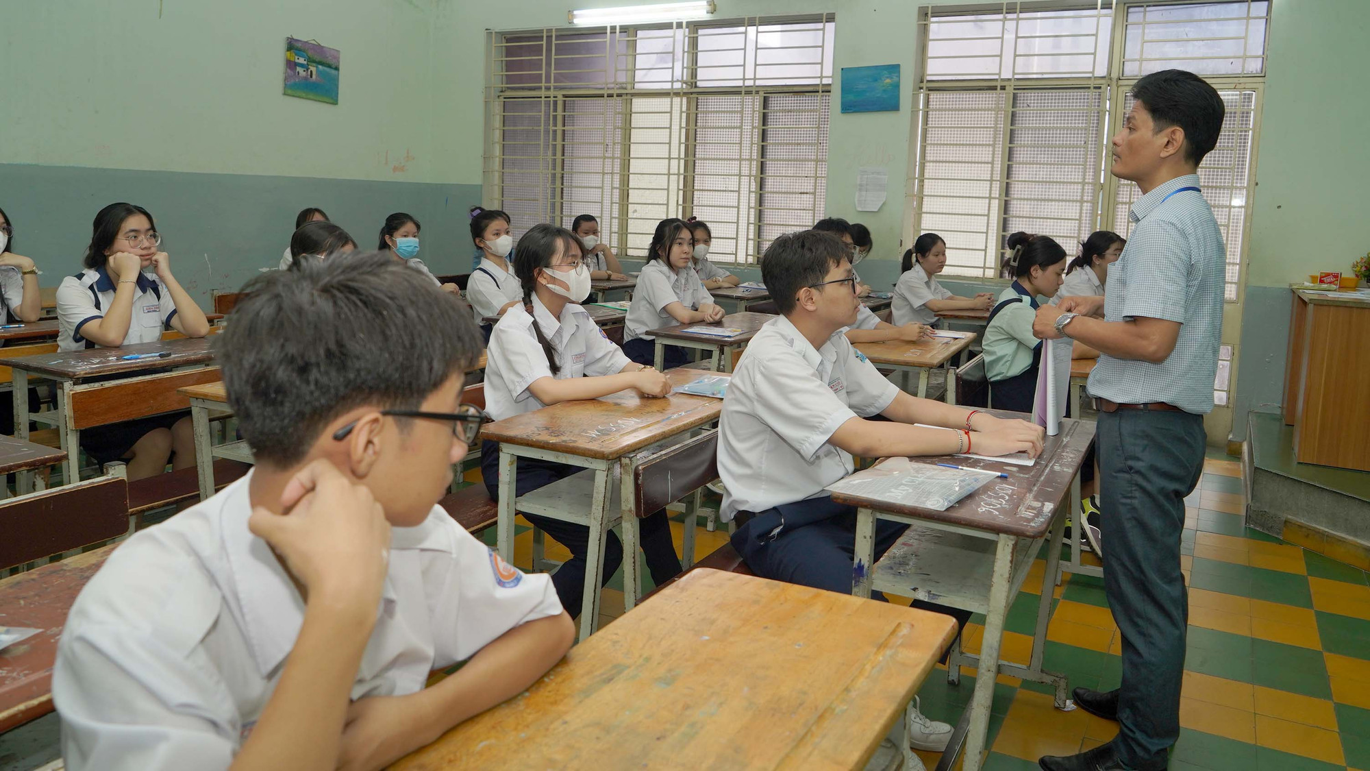 Theo số liệu thống kê của Sở Giáo dục và Đào tạo Thành phố Hồ Chí Minh, năm nay có hơn 98.690/114.933 học sinh lớp 9 đăng ký thi lớp 10. Như vậy, có hơn 16.250 học sinh không đăng ký thi lớp 10 công lập.