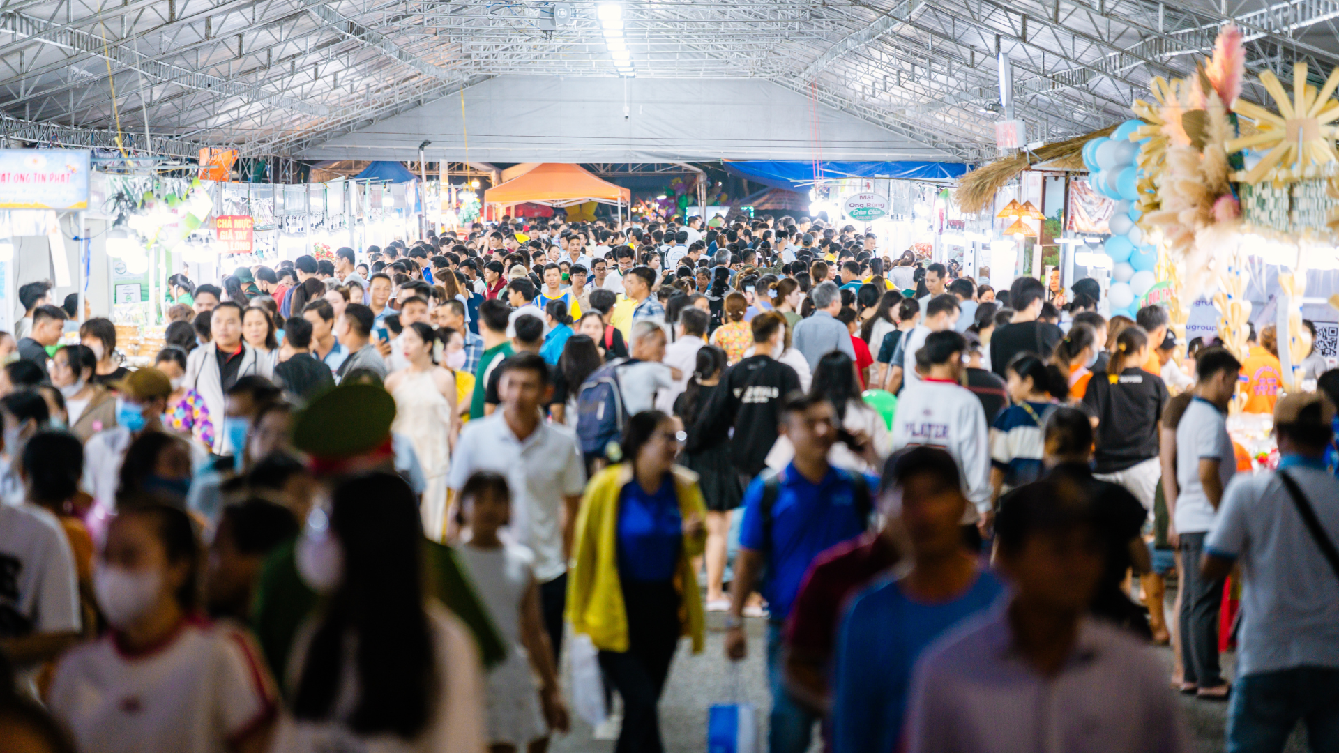 Lễ hội thu hút hàng trăm nghìn du khách đến với thành phố Cần Thơ tham quan và vui chơi giải trí.