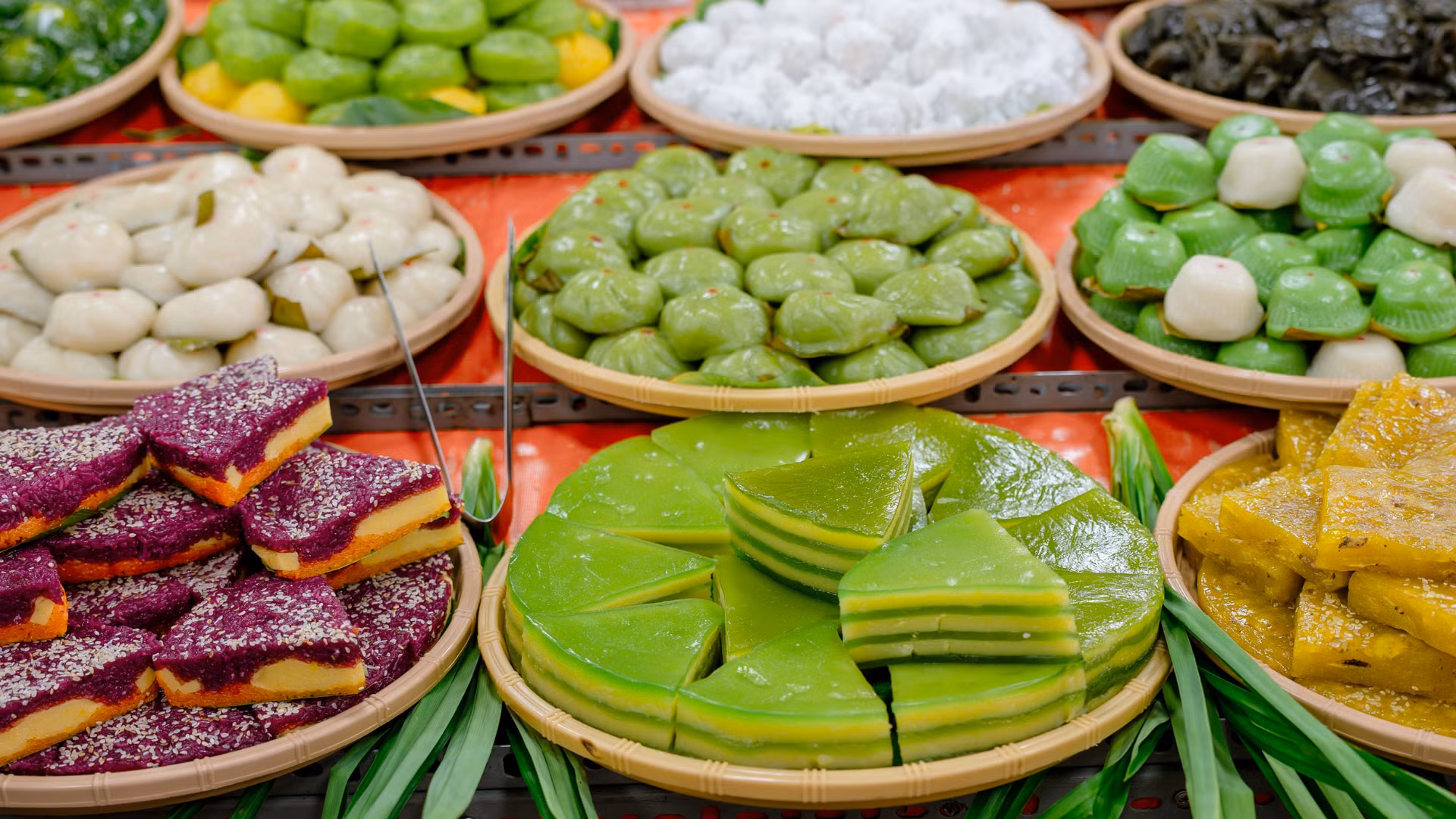 Những chiếc bánh bò, bánh da lợn, bánh chuối... hương vị thơm ngon mang đậm chất dân gian. Nam Bộ