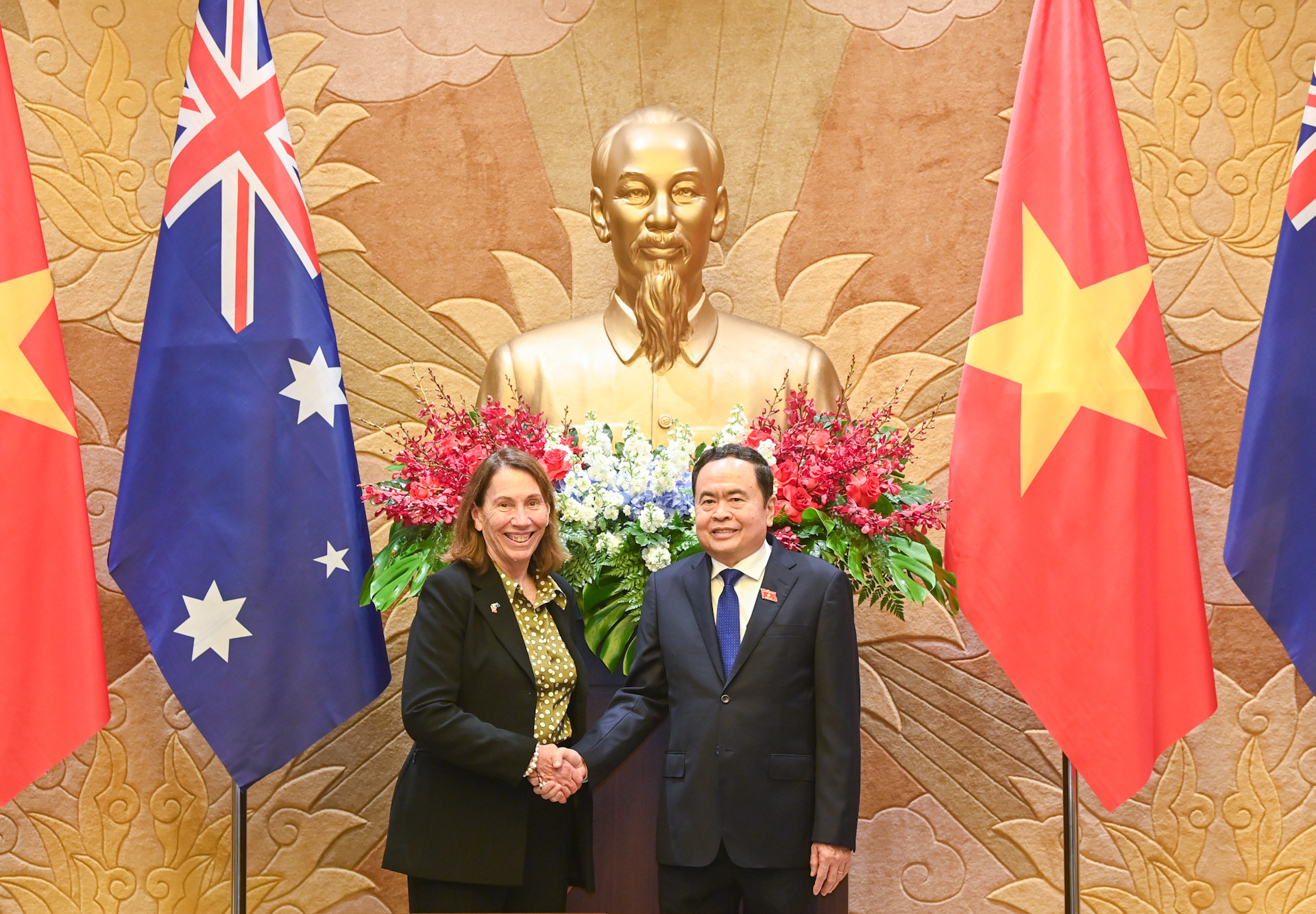 Chủ tịch Quốc hội Trần Thanh Mẫn và Chủ tịch Thượng viện Australia Sue Lines tại hội đàm.