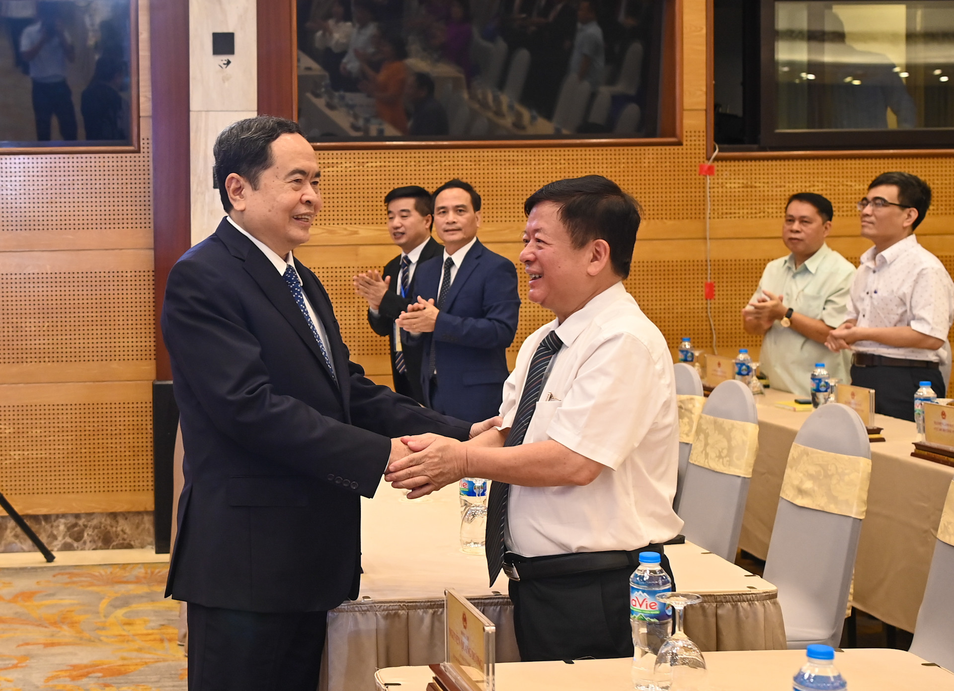 Chủ tịch Quốc hội Trần Thanh Mẫn với các đại biểu tại lễ tôn vinh.