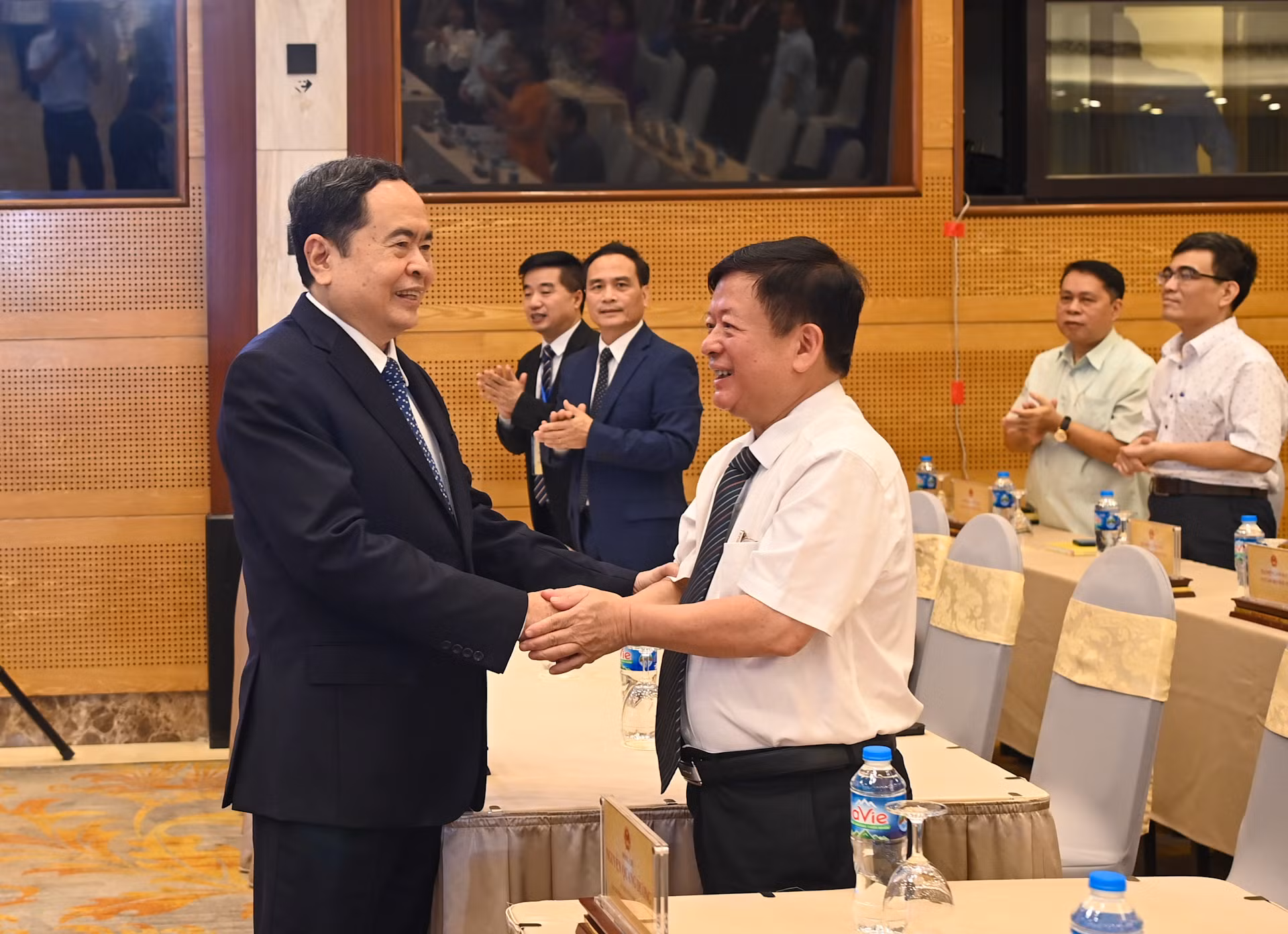 Chủ tịch Quốc hội Trần Thanh Mẫn với các đại biểu tại lễ tôn vinh.