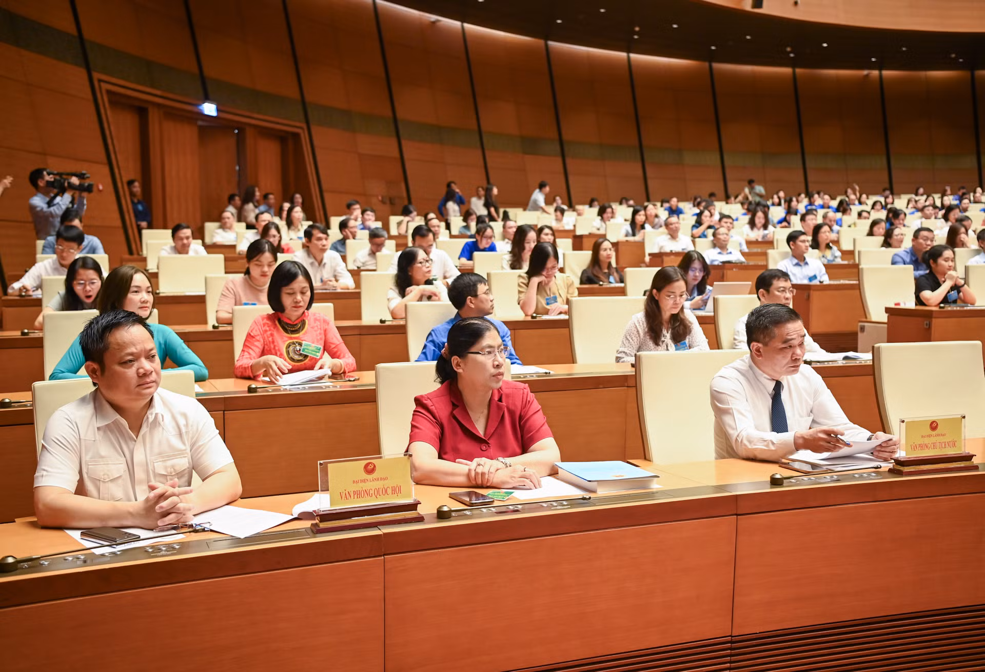 Lãnh đạo các cơ quan Trung ương và các đại biểu dự hội thảo.