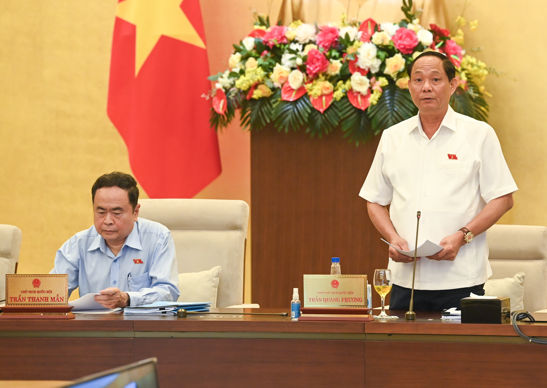 Phó Chủ tịch Quốc hội Trần Quang Phương điều hành nội dung xem xét báo cáo của Đoàn giám sát và thông qua Nghị quyết giám sát chuyên đề của Ủy ban Thường vụ Quốc hội. Phó Chủ tịch Quốc hội Trần Quang Phương điều hành nội dung xem xét báo cáo của Đoàn giám sát và thông qua Nghị quyết giám sát chuyên đề của Ủy ban Thường vụ Quốc hội.