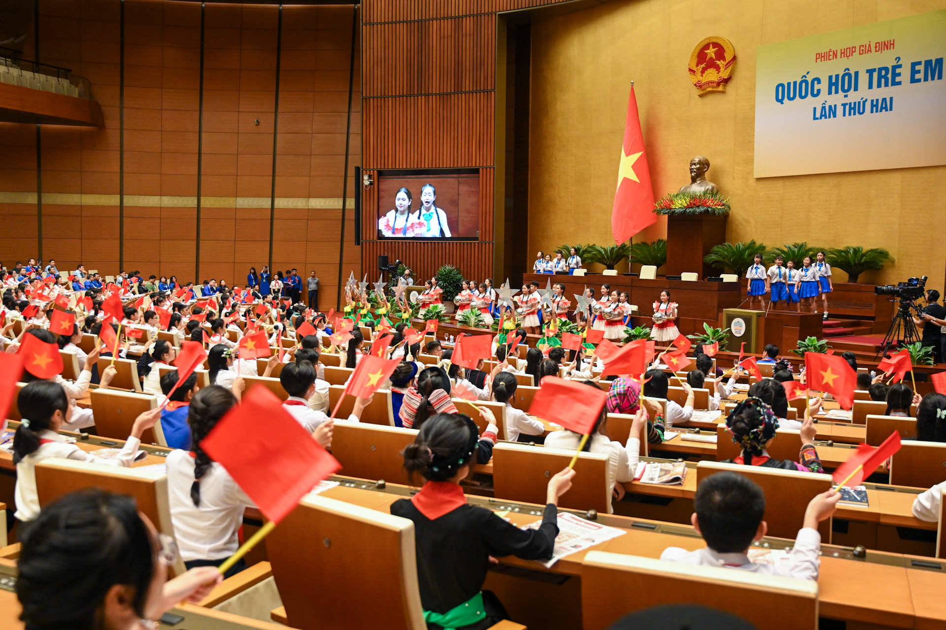 [Ảnh] “Quốc hội trẻ em” chất vấn về bạo lực học đường và tác hại của thuốc lá ảnh 1