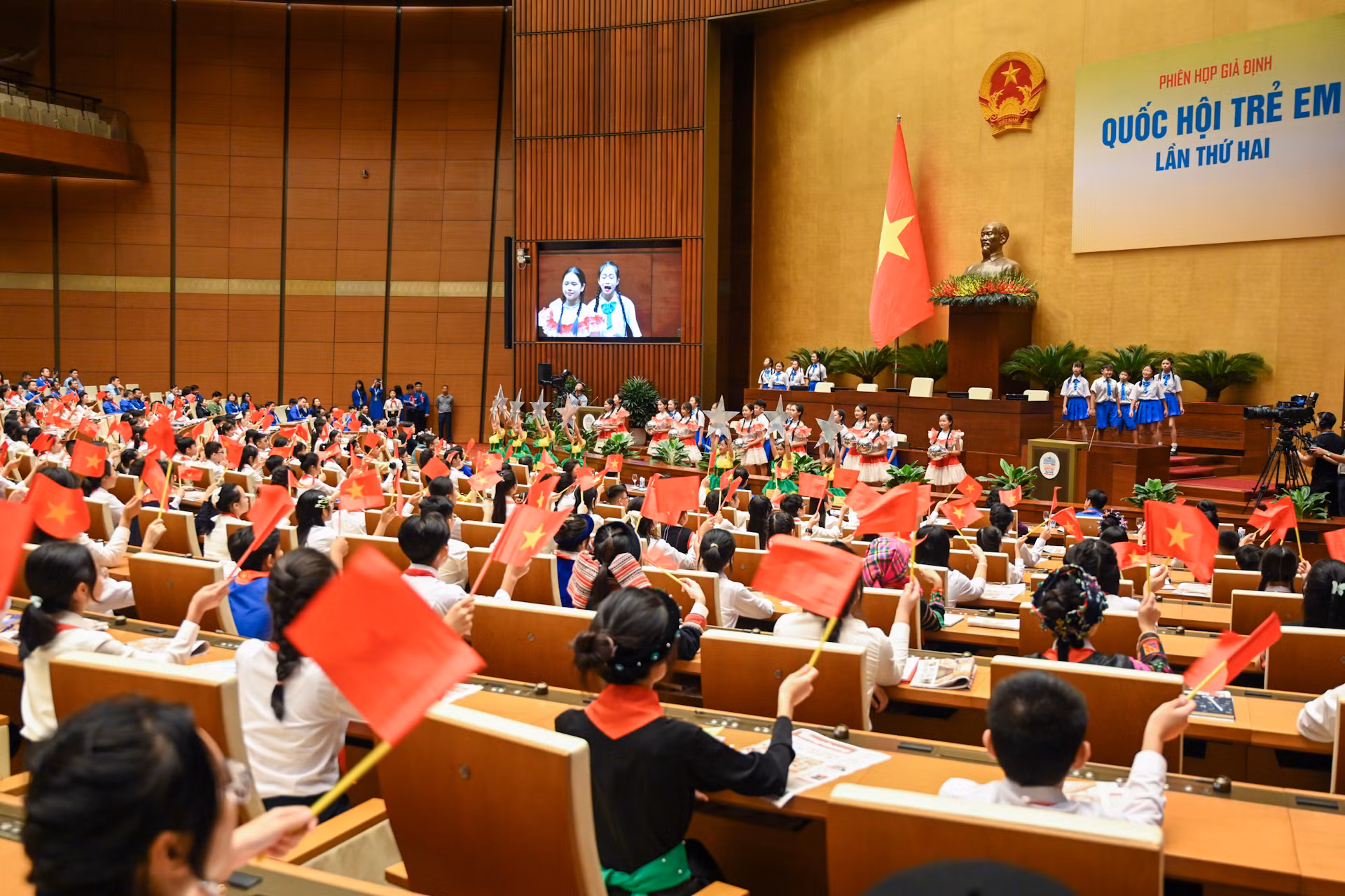 [Ảnh] “Quốc hội trẻ em” chất vấn về bạo lực học đường và tác hại của thuốc lá ảnh 1