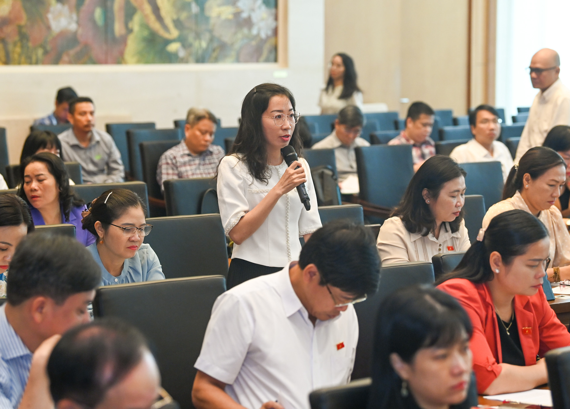 Đại biểu Quốc hội tỉnh Tây Ninh Huỳnh Thanh Thúy phát biểu ý kiến thảo luận.