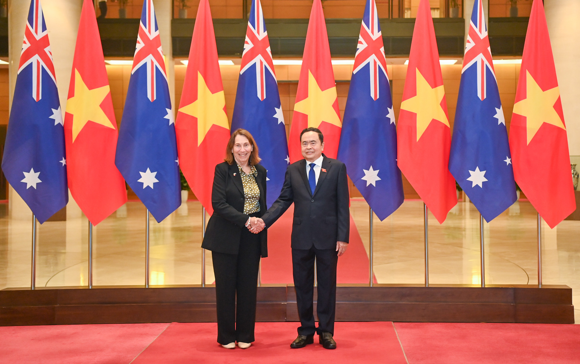 Chủ tịch Quốc hội Trần Thanh Mẫn và Chủ tịch Thượng viện Australia Sue Lines.