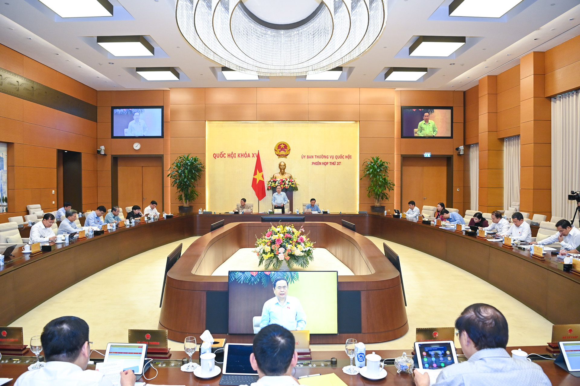 Quang cảnh khai mạc phiên họp thứ 37 Ủy ban Thường vụ Quốc hội.