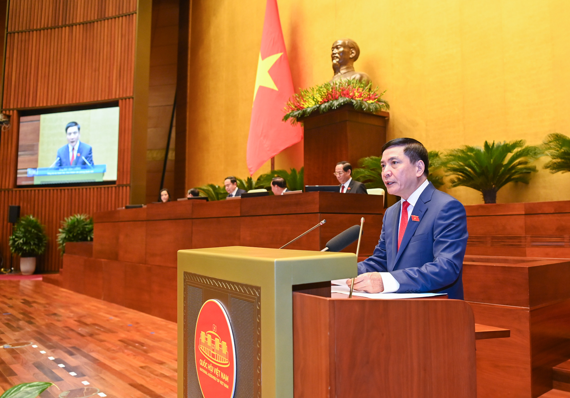 Tổng Thư ký Quốc hội, Chủ nhiệm Văn phòng Quốc hội Bùi Văn Cường phát biểu mở đầu kỳ họp.