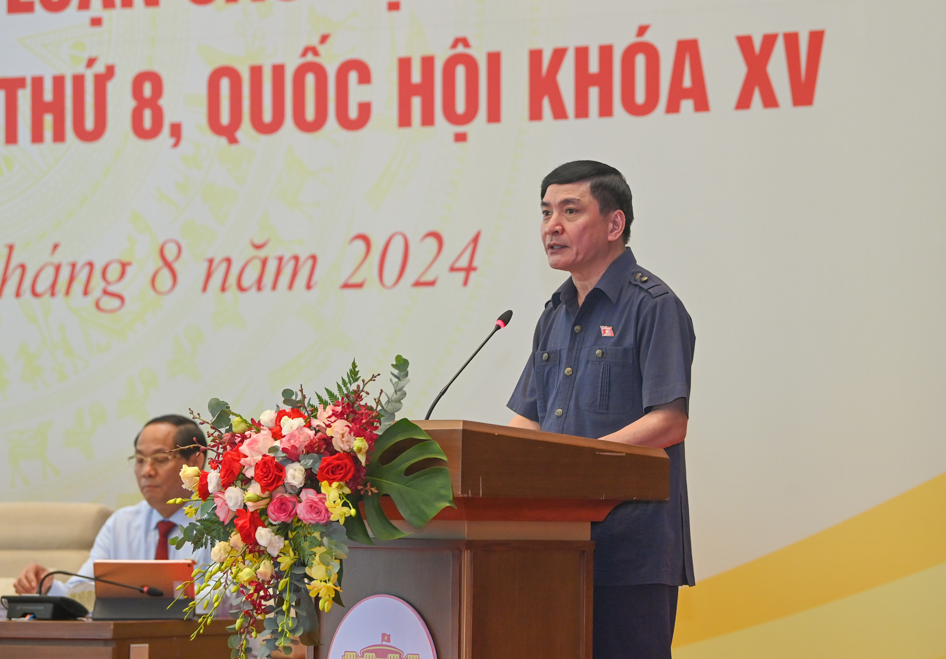 Tổng Thư ký Quốc hội, Chủ nhiệm Văn phòng Quốc hội Bùi Văn Cường phát biểu mở đầu hội nghị.