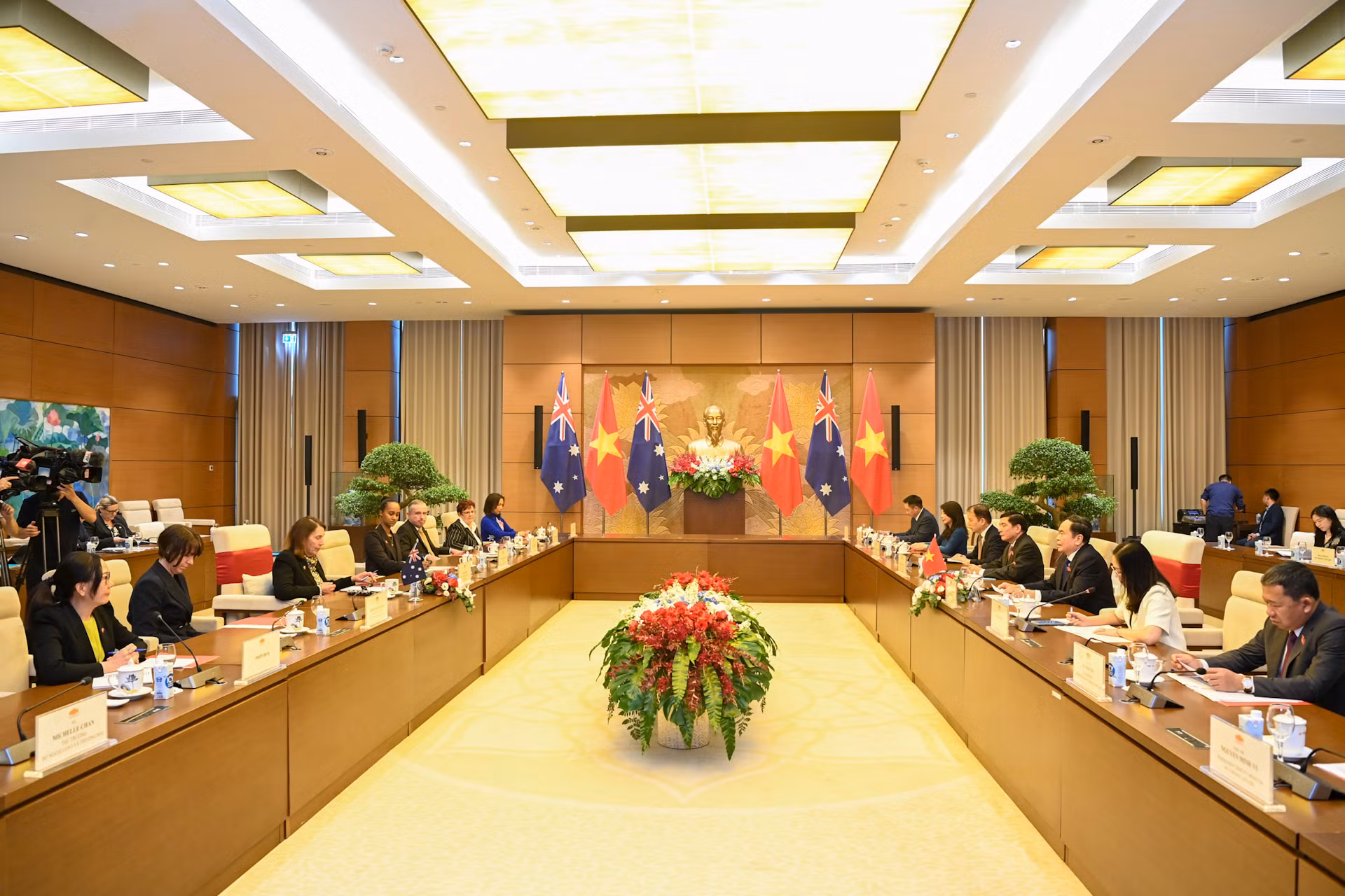 Quang cảnh hội đàm tại Nhà Quốc hội.