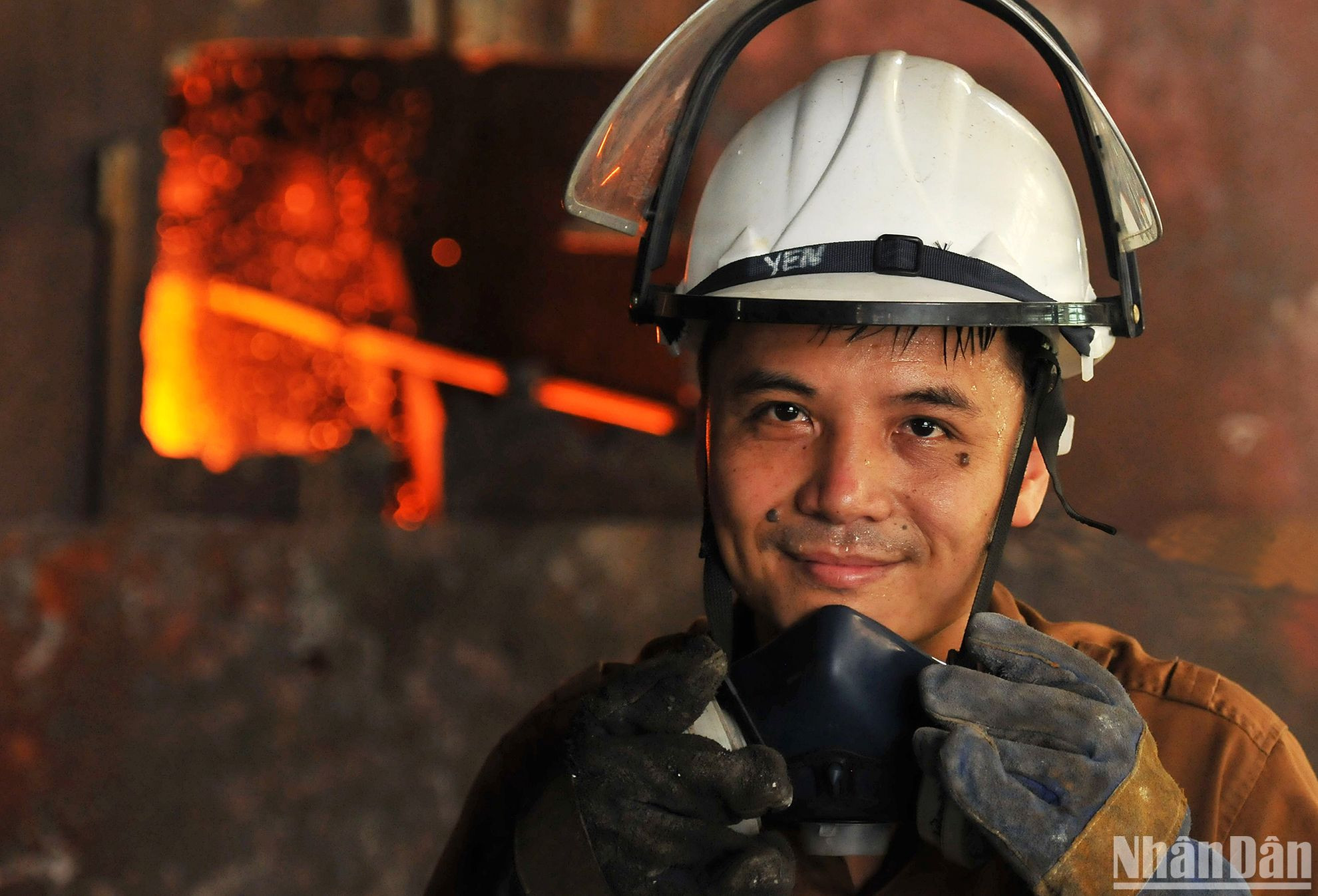 Những giọt mồ hôi của người thợ lò. Những giọt mồ hôi của người thợ lò.