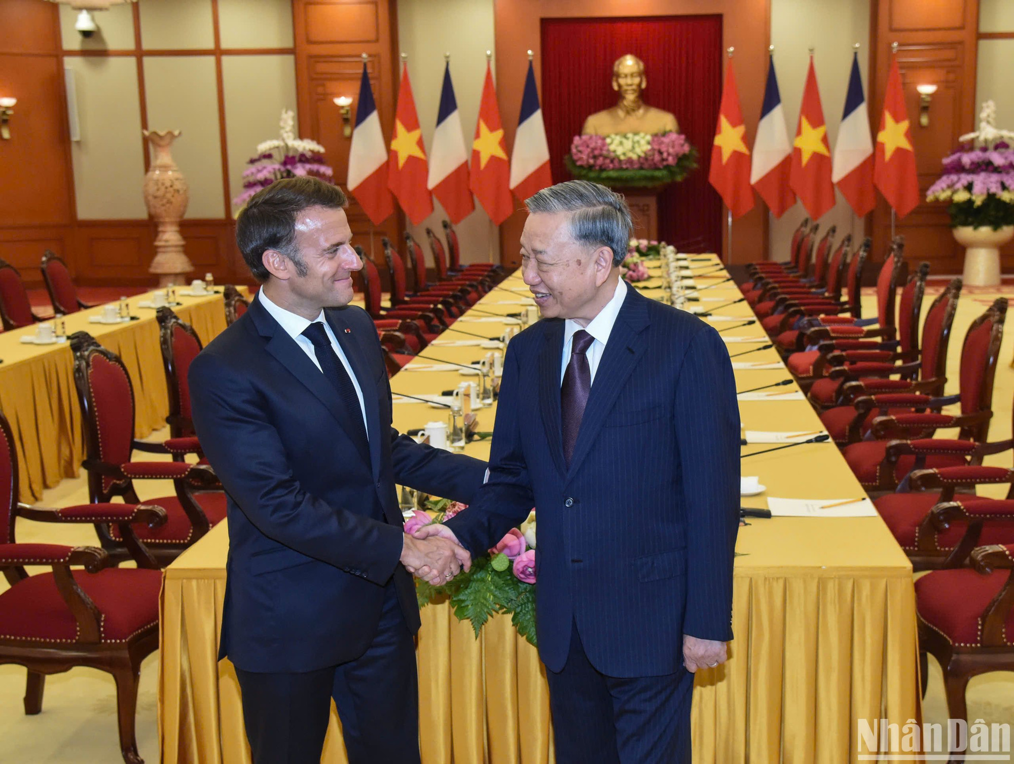 Tổng Bí thư Tô Lâm với Tổng thống Pháp Emmanuel Macron.