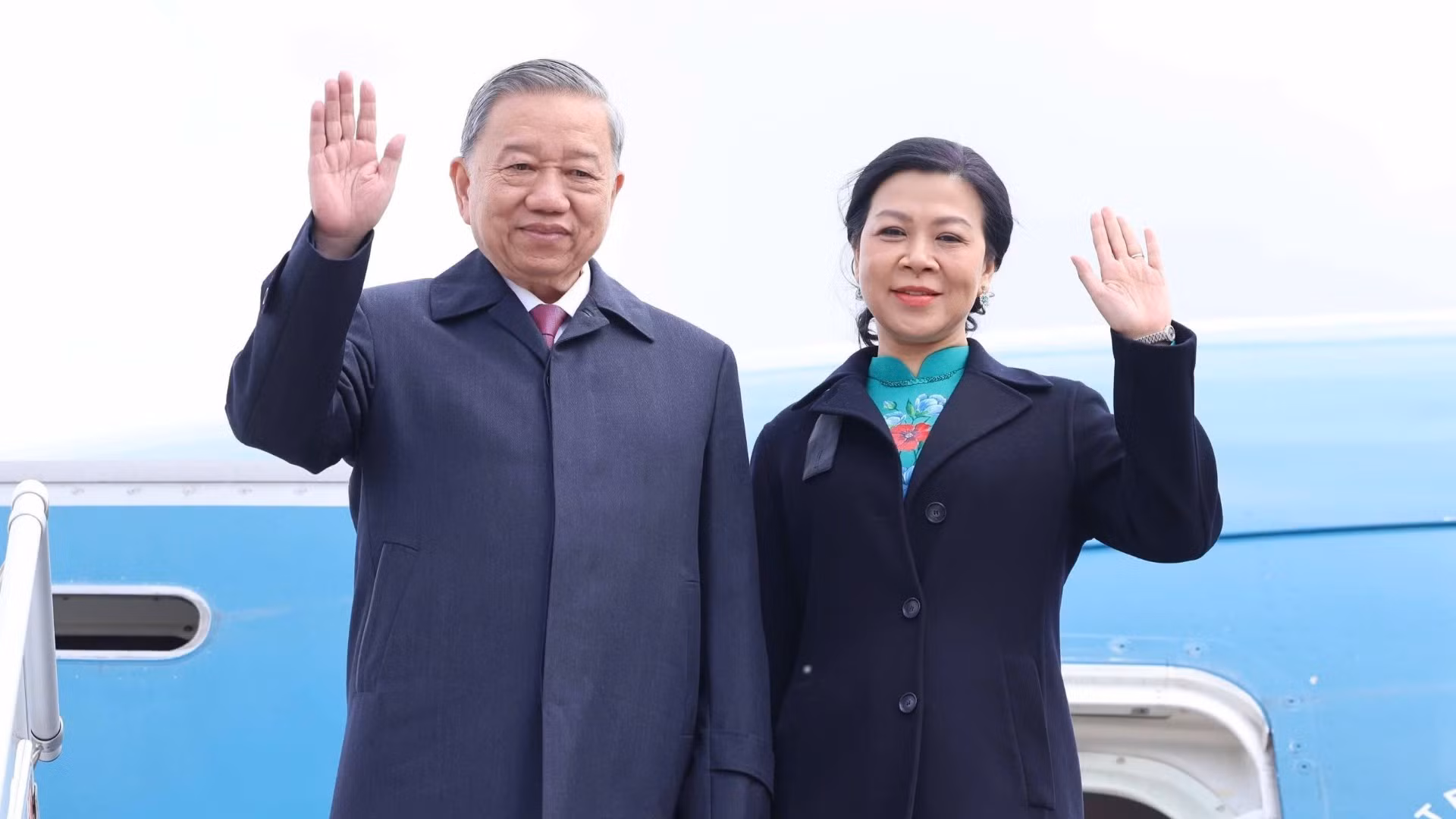 Tổng Bí thư Tô Lâm và Phu nhân đến Thủ đô Minsk, bắt đầu chuyến thăm cấp Nhà nước tới Cộng hòa Belarus. (Ảnh: Thống Nhất/TTXVN)