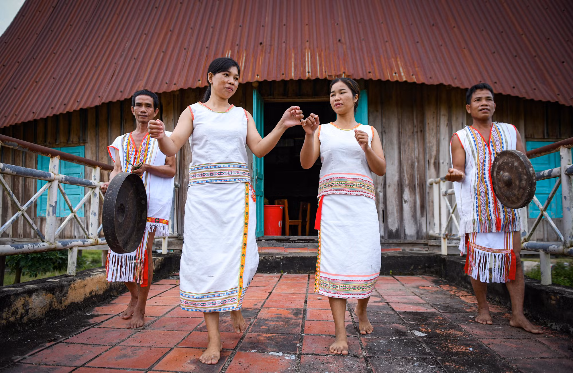 Người Rơ Măm ở làng Le (xã Mô Rai, huyện Sa Thầy) (Ảnh: THÀNH ĐẠT)