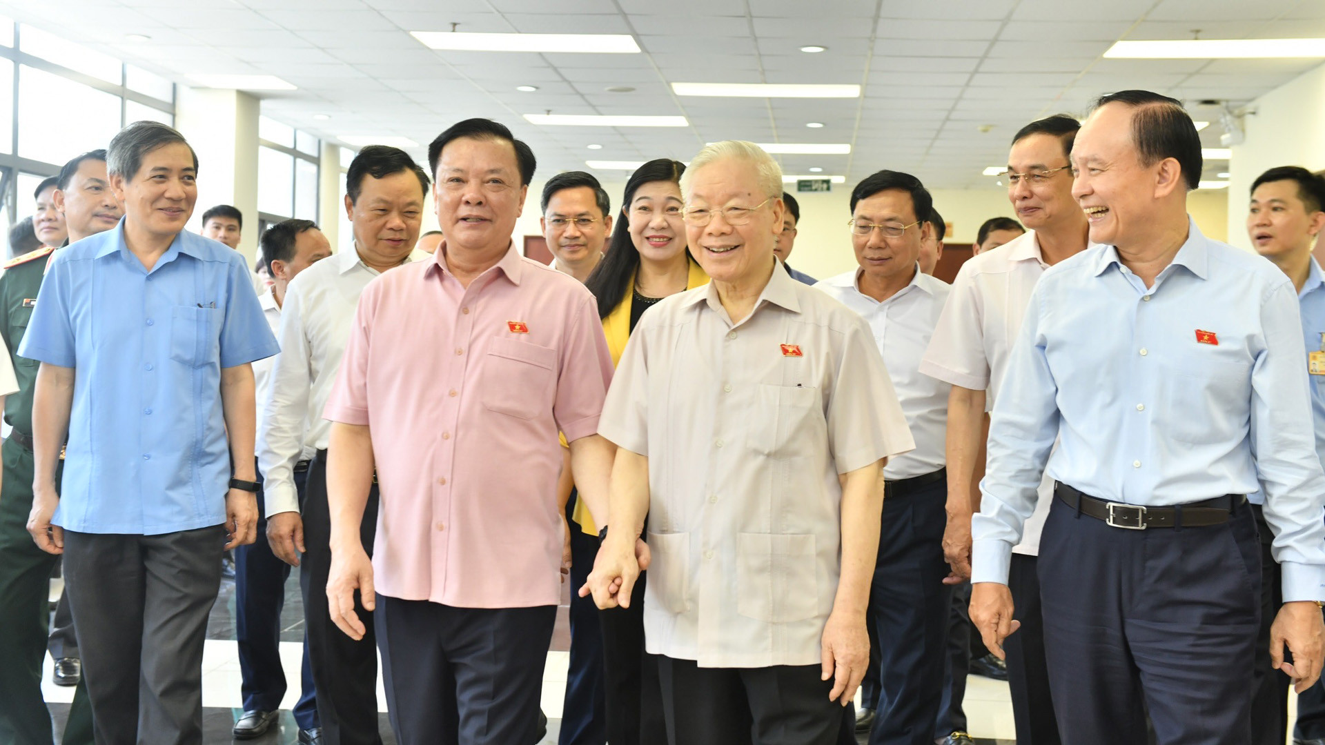 Tổng Bí thư Nguyễn Phú Trọng và các đại biểu dự hội nghị tiếp xúc cử tri sau Kỳ họp thứ 5, Quốc hội khóa XV.