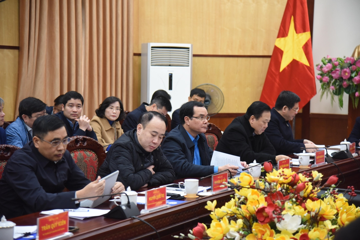 Đại diễn lãnh đạo các bộ, ban ngành tham dự hội nghị.