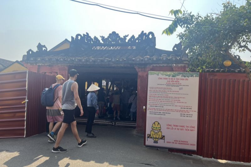 Qua 7 lần trùng tu lớn nhỏ nhưng trước tình trạng xuống cấp nguy hiểm của Chùa Cầu, ngày 22/12/2022, di tích biểu tượng này đã chính thức được tu bổ.(Ảnh: Cổng thông tin điện tử thành phố Hội An)