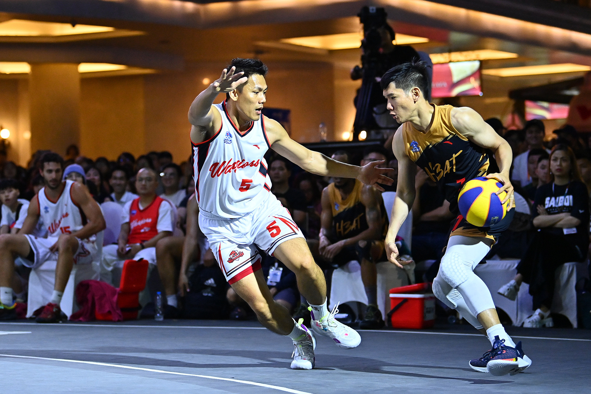 Dù rất cố gắng nhưng trước một lối chơi phòng ngự khó chịu của các cầu thủ chủ nhà, Dư Minh An không có nhiều cơ hội để thể hiện bản thân trong trận chung kết.