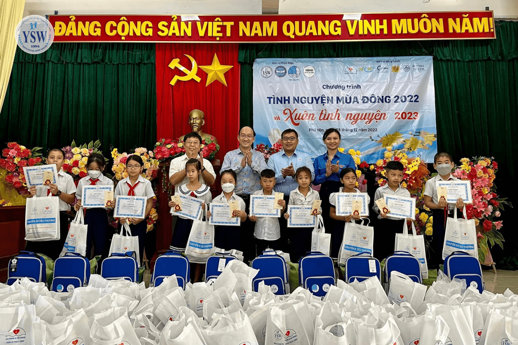 Chuyến xe yêu thương vẫn tiếp tục thực hiện sứ mệnh lan tỏa yêu thương đến với cộng đồng. Chuyến xe yêu thương vẫn tiếp tục thực hiện sứ mệnh lan tỏa yêu thương đến với cộng đồng.