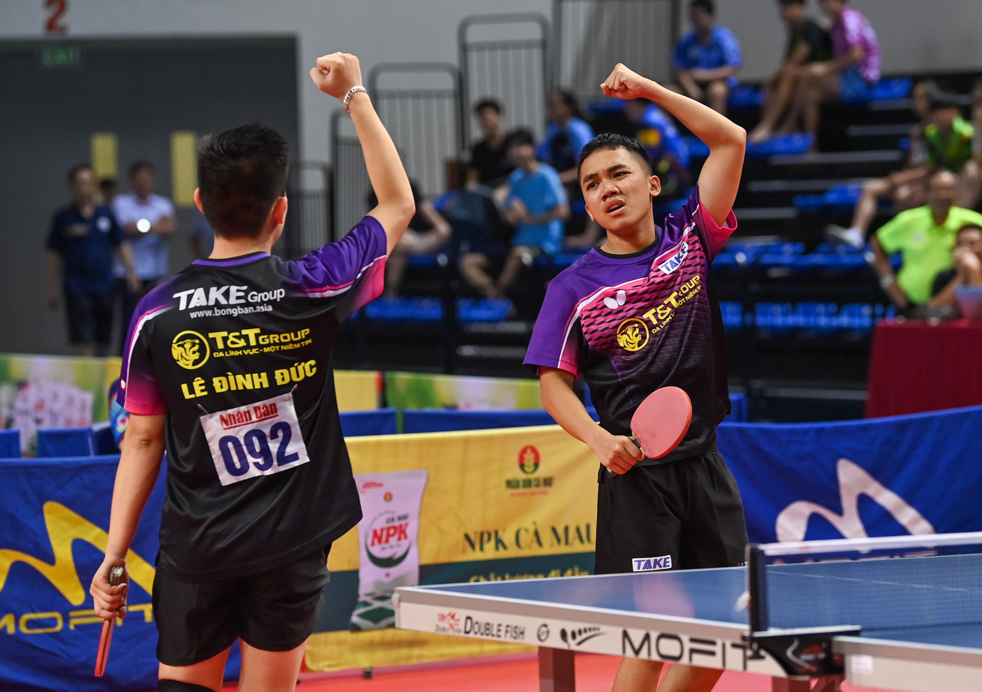 Trận đấu diễn ra giằng co trong séc đấu thứ tư khi tỷ số lần lượt được cân bằng sau mỗi pha bóng. Nhờ dứt điểm tốt hơn trong những tình huống quyết định, Đinh Anh Hoàng và Lê Đình Đức vượt qua Nguyễn Đức Tuân và Đoàn Bá Tuấn Anh với tỷ số 11-9, vô địch nội dung đôi nam.