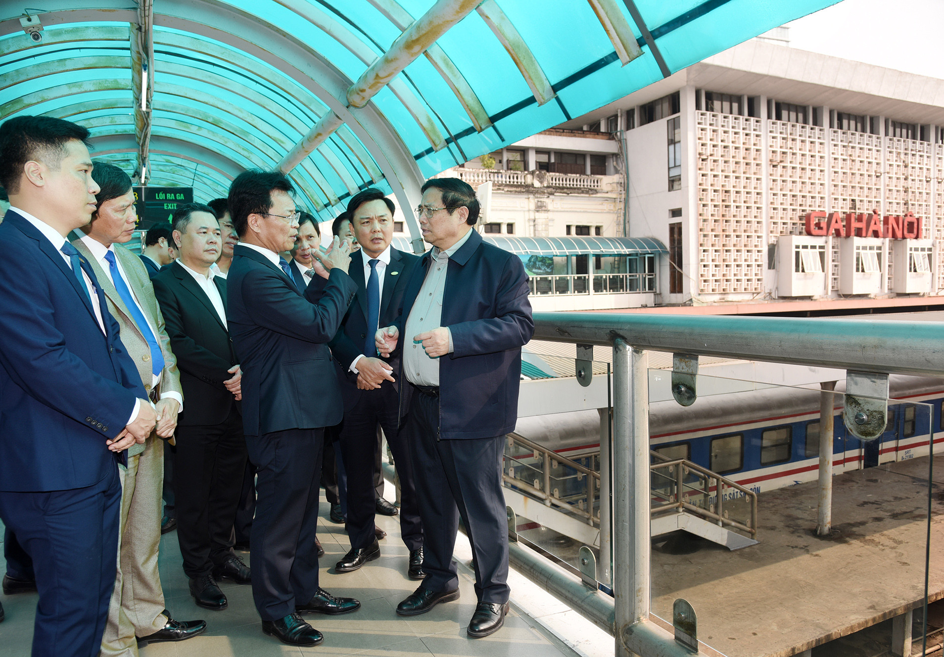 Thủ tướng Phạm Minh Chính thăm, kiểm tra tại Ga Hà Nội.