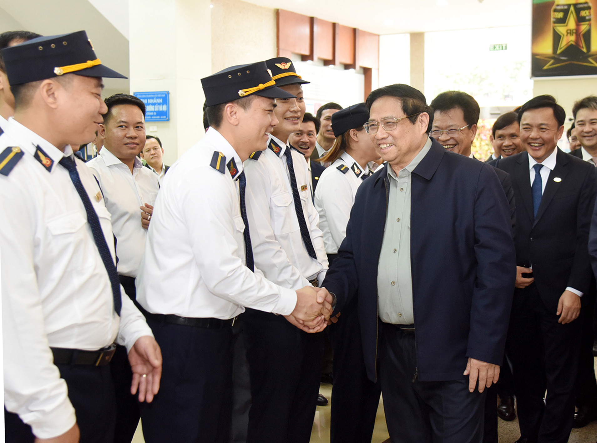 Thủ tướng Phạm Minh Chính đã đi thăm, kiểm tra Ga Hà Nội và đoàn tàu khách chất lượng cao của Tổng Công ty Đường sắt Việt Nam.