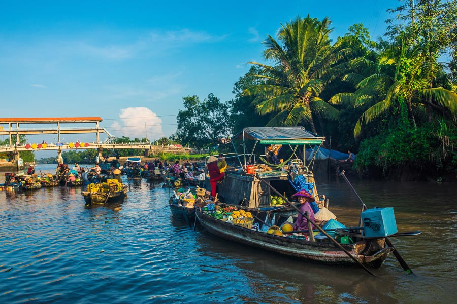 Những khu chợ nổi đầy màu sắc ở Cần Thơ sẽ không làm du khách thất vọng. (Ảnh: Vietnamtravel)