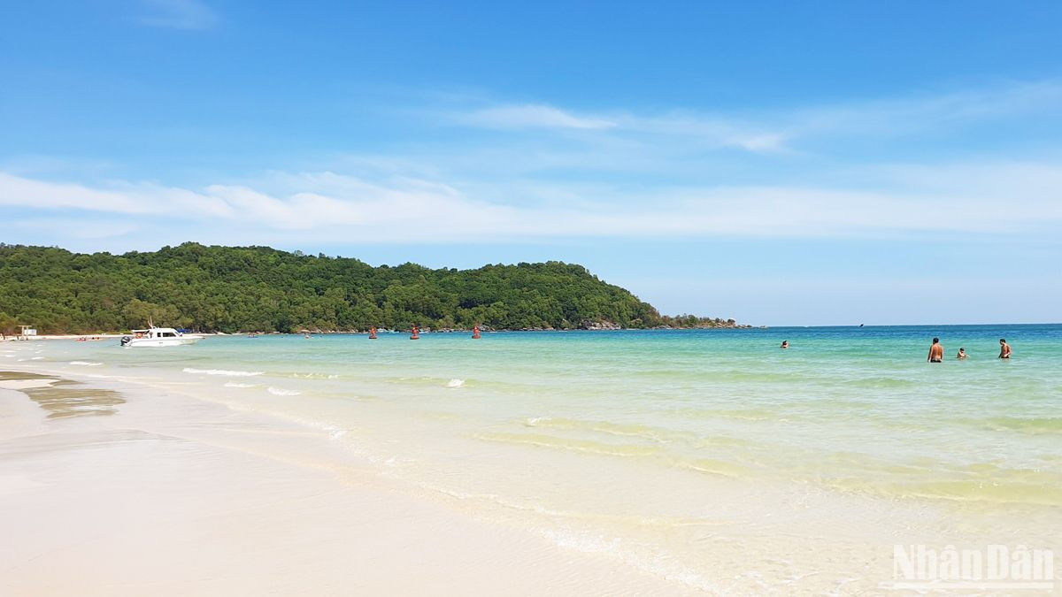 Bãi Kem: Top 50 bãi biển đẹp nhất hành tinh. (Ảnh: T.LINH)