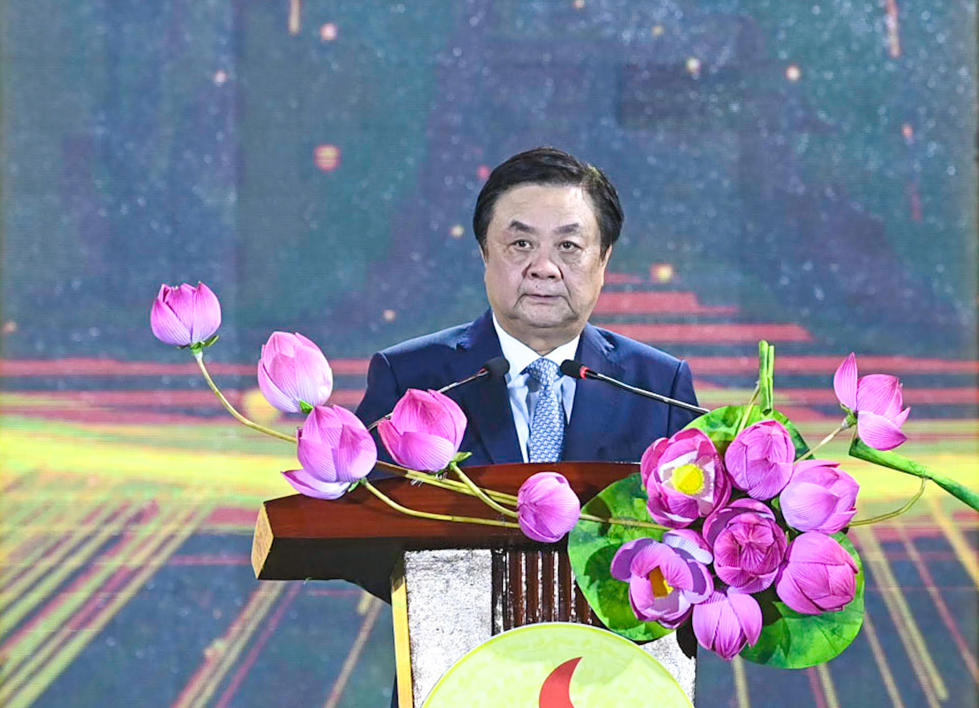 Bộ trưởng Nông nghiệp và Phát triển nông thôn Lê Minh Hoan phát biểu khai mạc Festival.