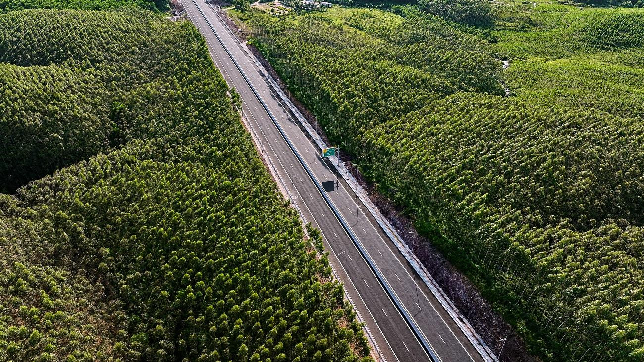 Đây là tuyến thứ 3 trong hệ thống đường cao tốc của Việt Nam được thiết kế với tốc độ tối đa 120 km/h và mặt cắt ngang 25,25m, sau các tuyến cao tốc Hà Nội – Hải Phòng và Cầu Giẽ - Ninh Bình. Đây là tuyến thứ 3 trong hệ thống đường cao tốc của Việt Nam được thiết kế với tốc độ tối đa 120 km/h và mặt cắt ngang 25,25m, sau các tuyến cao tốc Hà Nội – Hải Phòng và Cầu Giẽ - Ninh Bình.