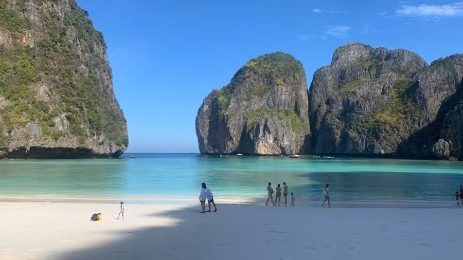 Vịnh Maya trong lần mở cửa trở lại vào đầu năm 2022 sau 4 năm đóng cửa. (Ảnh: CNN)