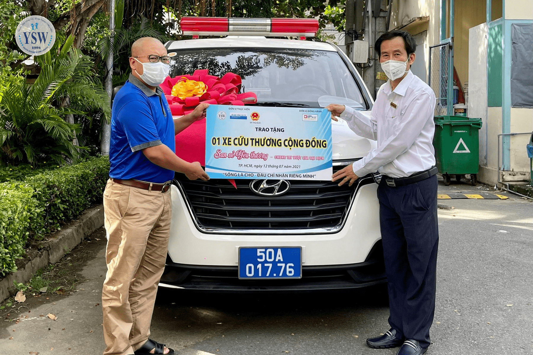 Cho đến nay, Chuyến xe yêu thương vẫn tiếp tục dự án tặng xe cứu thương cho nhiều địa bàn khó khăn. Cho đến nay, Chuyến xe yêu thương vẫn tiếp tục dự án tặng xe cứu thương cho nhiều địa bàn khó khăn.