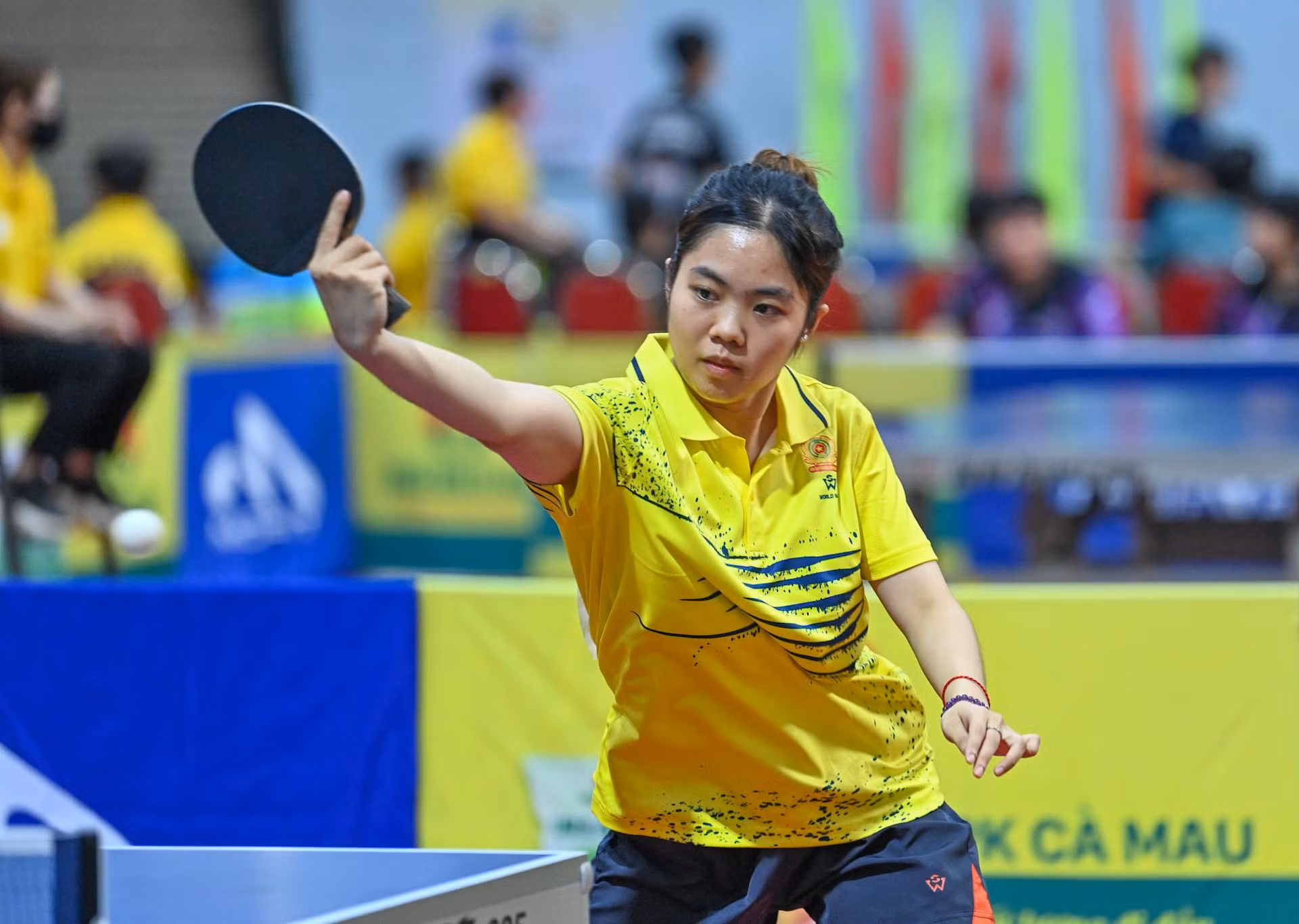 Lối chơi tốc độ cao cùng những cú giật xoáy rồi bạt, Á quân đơn nữ Giải bóng bàn quốc gia Báo Nhân Dân năm 2021 Nguyễn Thùy Kiều My là một trong những ứng cử viên nặng ký cho chức vô địch năm nay.