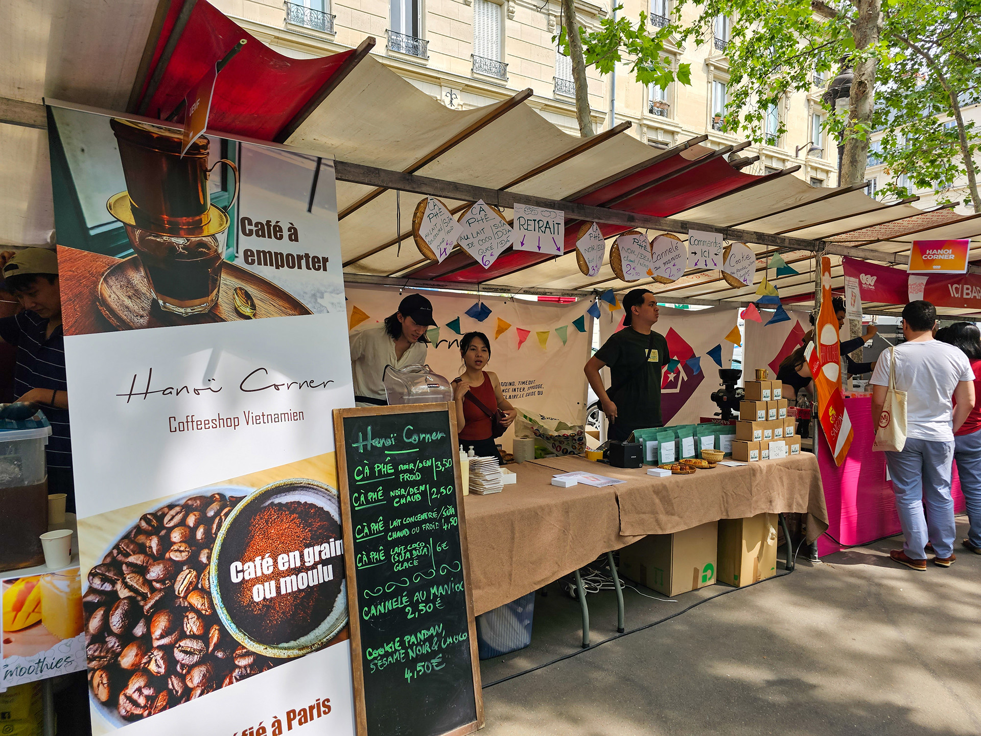 Tiếp nối thành công của những mùa lễ hội trước, Lễ hội "Ici Vietnam" lần thứ 3 tiếp đón hàng nghìn lượt du khách tham quan và trải nghiệm. (Ảnh: MINH DUY)