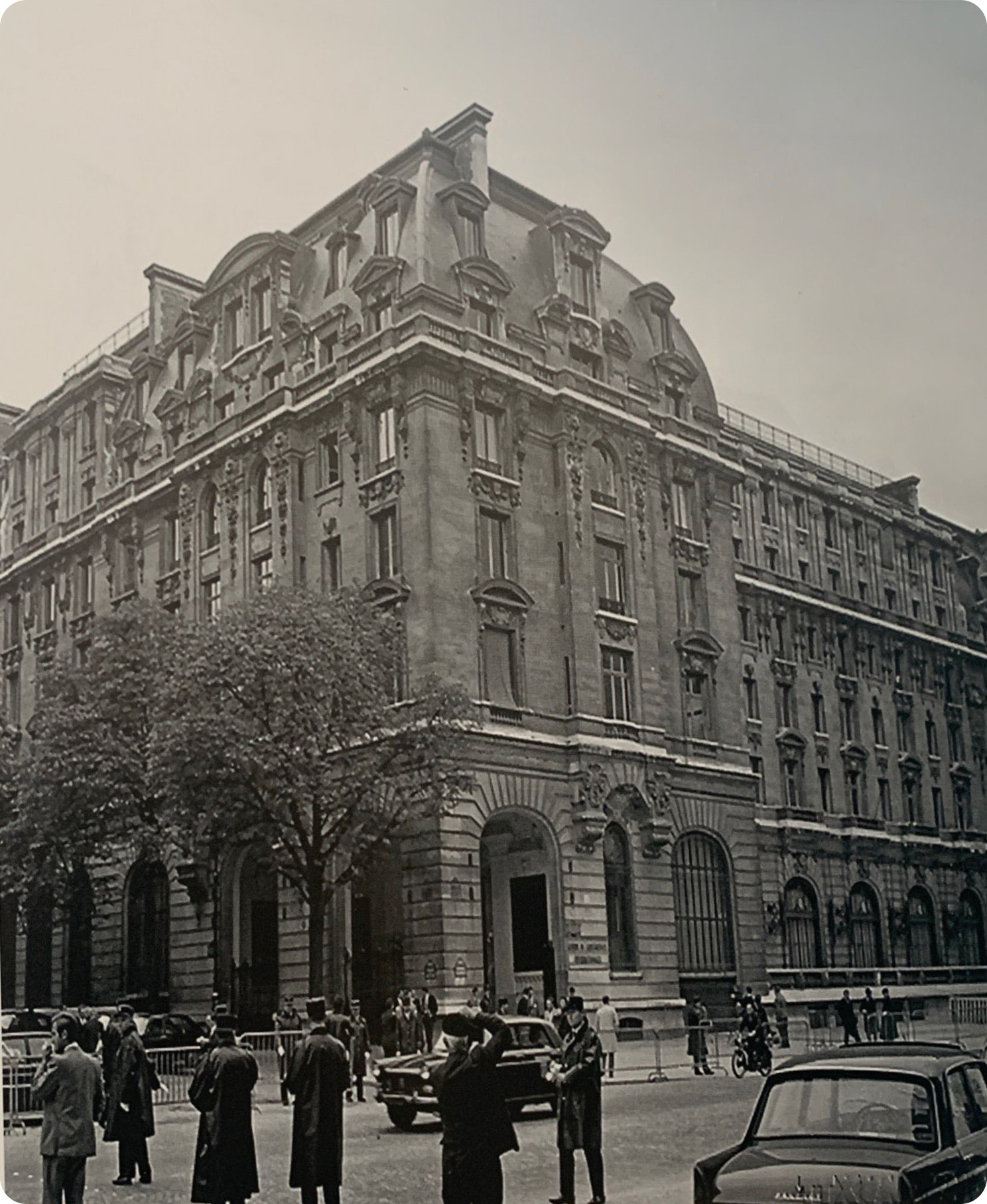 Trung tâm các hội nghị quốc tế ở Paris, tên cũ là "Hotel Majestic", địa điểm chính thức của hội nghị về vấn đề Việt Nam.