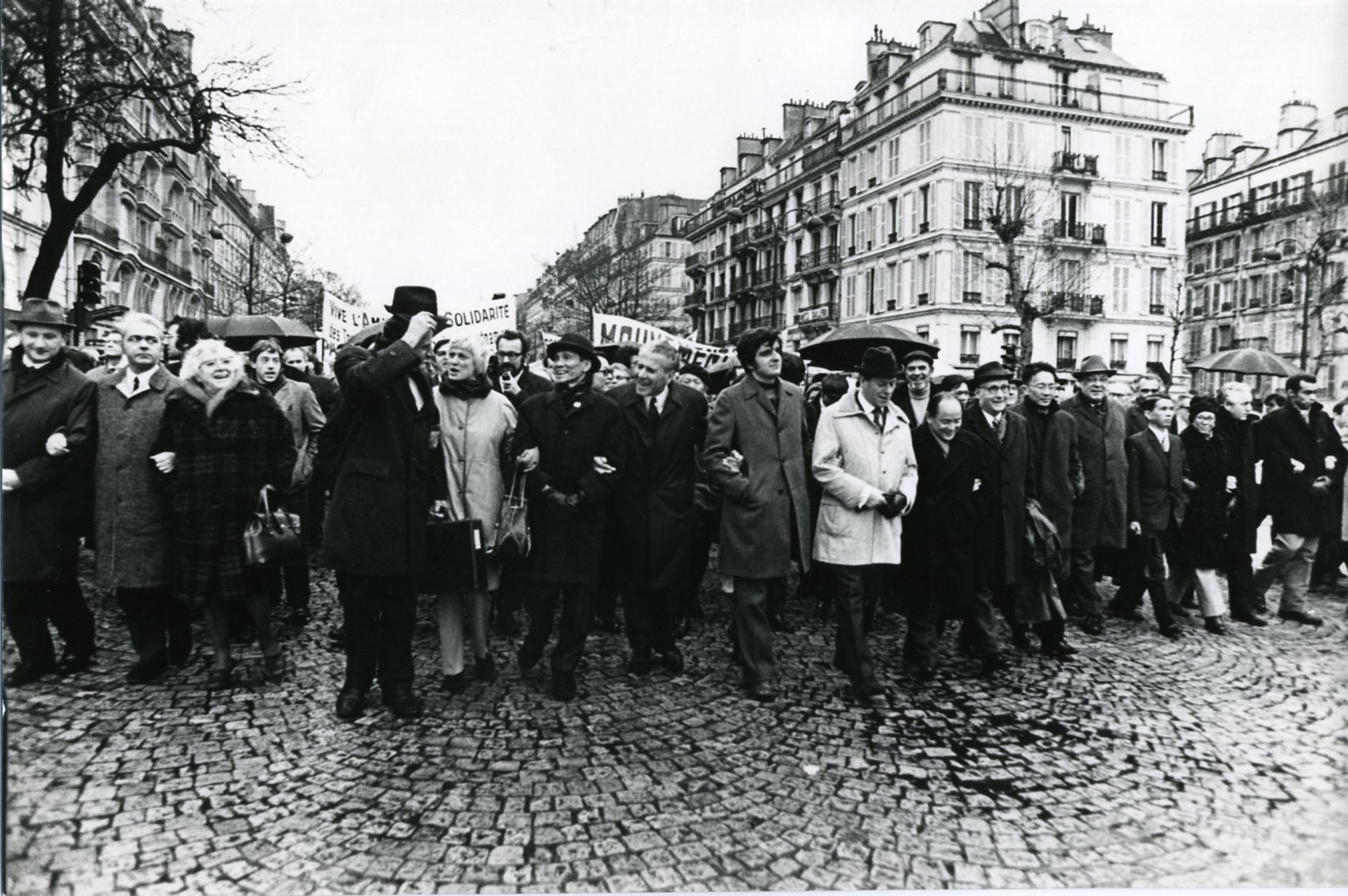 Biểu tình ủng hộ Việt Nam ở Bastille, Paris, ngày 8/5/1972. Biểu tình ủng hộ Việt Nam ở Bastille, Paris, ngày 8/5/1972.