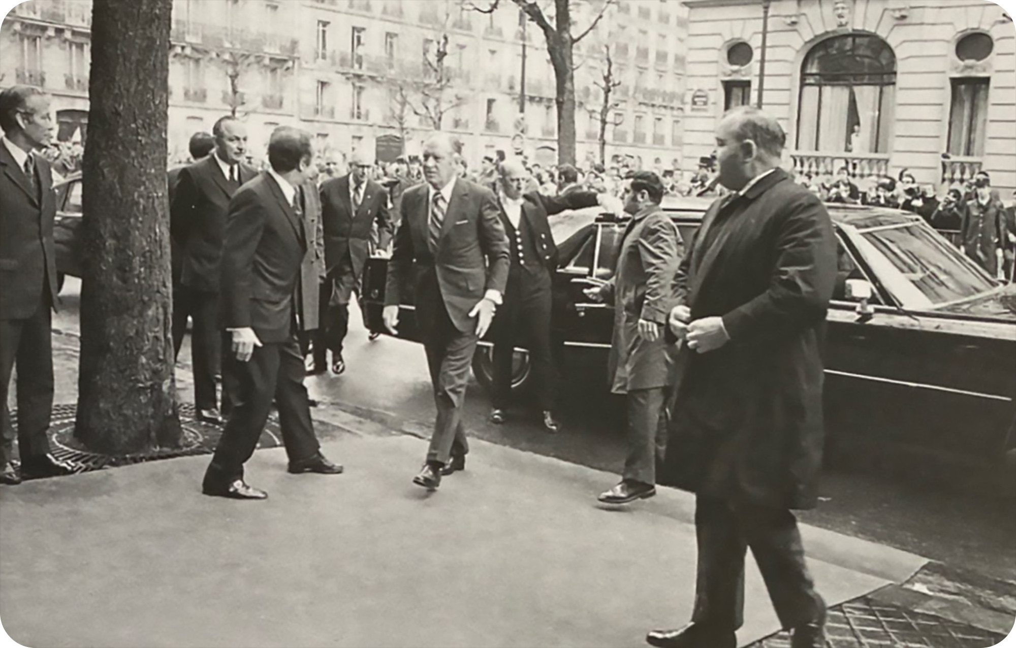 Bộ trưởng Ngoại giao Mỹ William P. Rogers đến Trung tâm Hội nghị quốc tế Kléber.