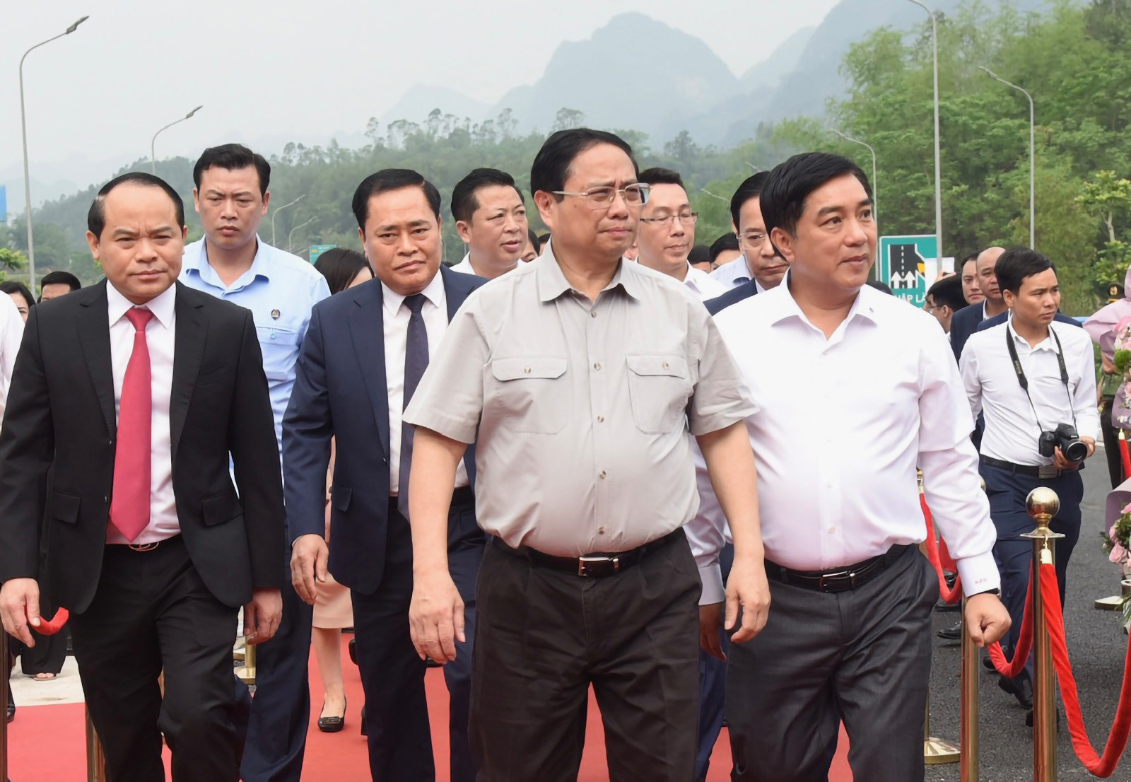 Thủ tướng Phạm Minh Chính và các đại biểu đến tham dự lễ khởi công.