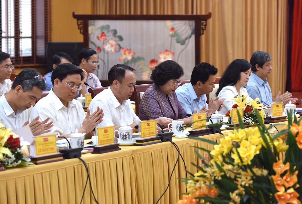 Đại diện lãnh đạo các bộ, ban, ngành tham dự buổi làm việc.