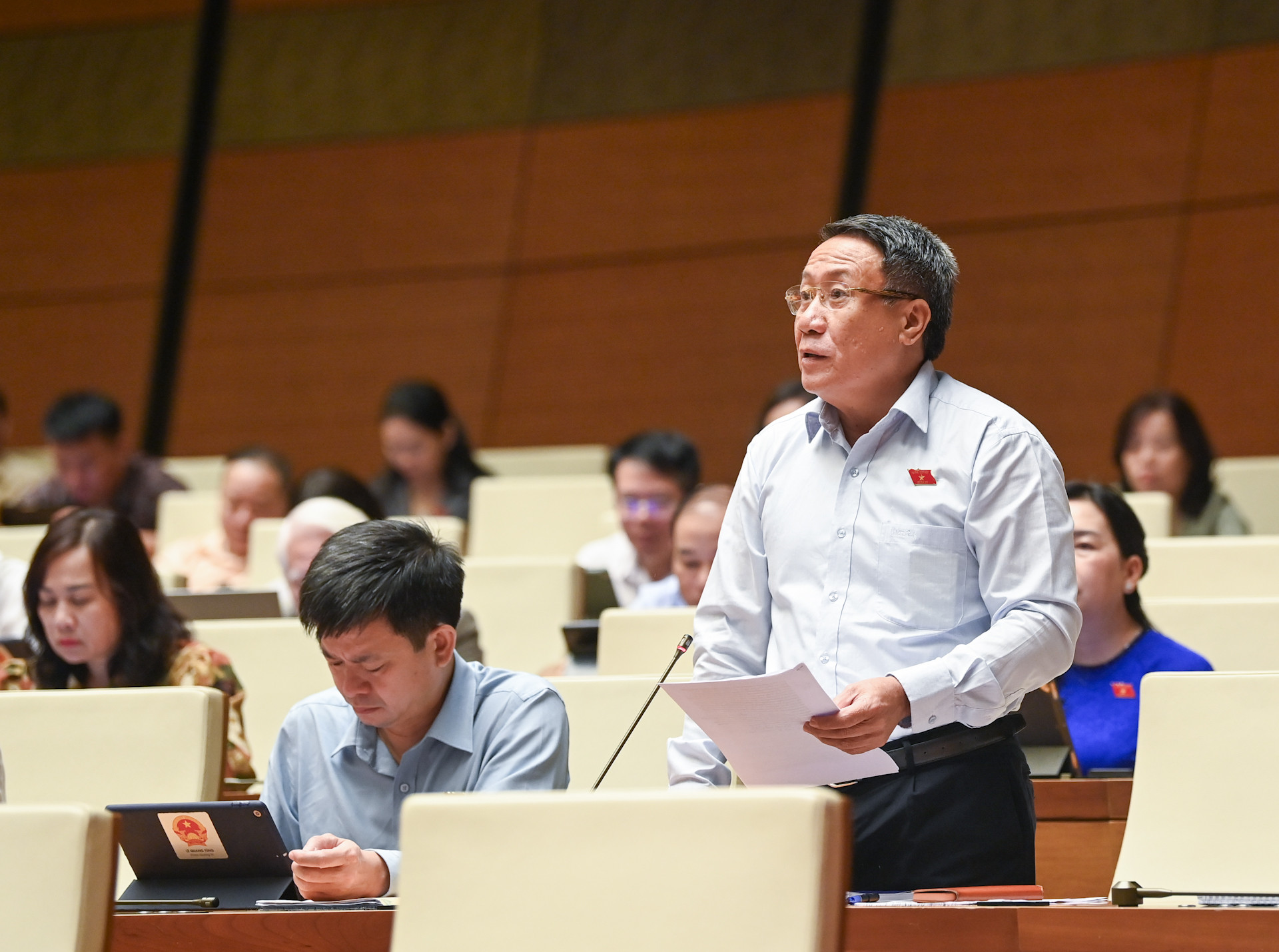 Địa biểu Quốc hội Hà Sỹ Đồng (đoàn Quảng Trị) phát biểu ý kiến thảo luận.