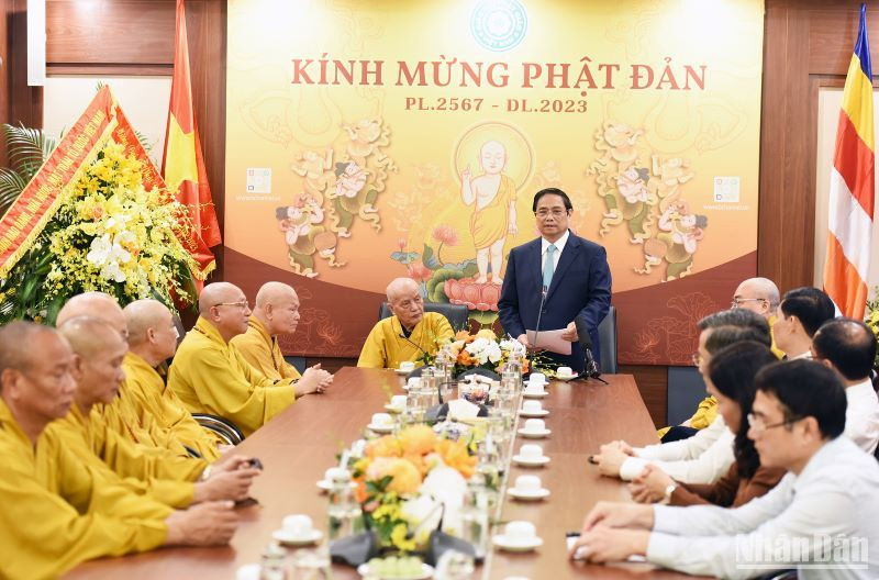 Thay mặt lãnh đạo Đảng, Nhà nước, Mặt trận Tổ quốc Việt Nam và với tình cảm cá nhân sâu sắc, Thủ tướng trân trọng gửi tới chư tôn giáo phẩm Giáo hội Phật giáo Việt Nam, tăng ni, đồng bào Phật tử trong và ngoài nước những lời chúc mừng tốt đẹp nhất; chúc Đại lễ Phật đản Phật lịch 2567 của Giáo hội Phật giáo Việt Nam thành tựu viên mãn.