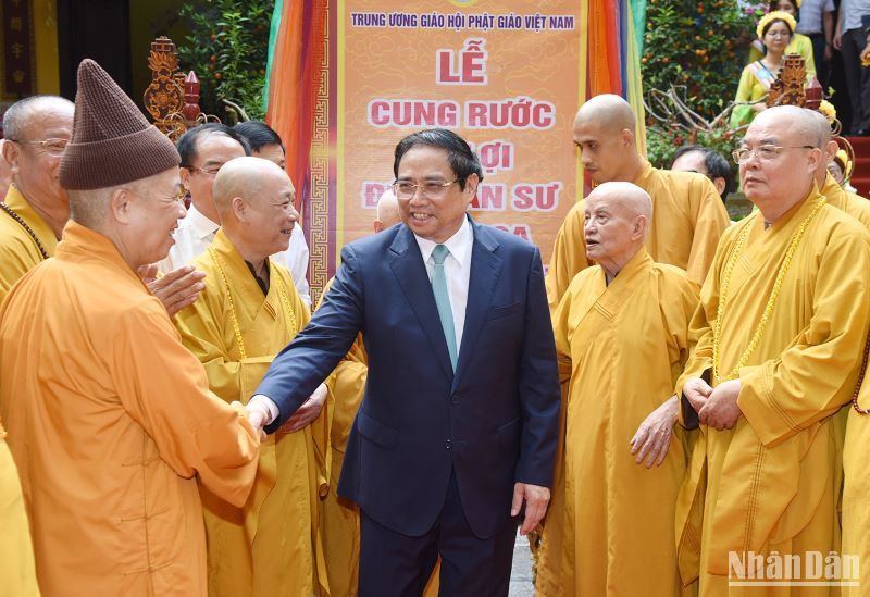 Thủ tướng Phạm Minh Chính với Hội đồng Trị sự Giáo hội Phật giáo Việt Nam.