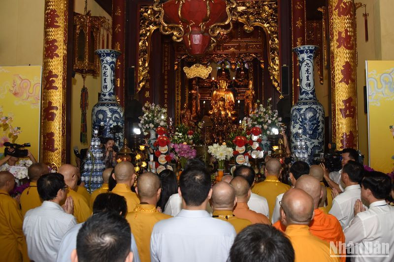 Quang cảnh buổi lễ.