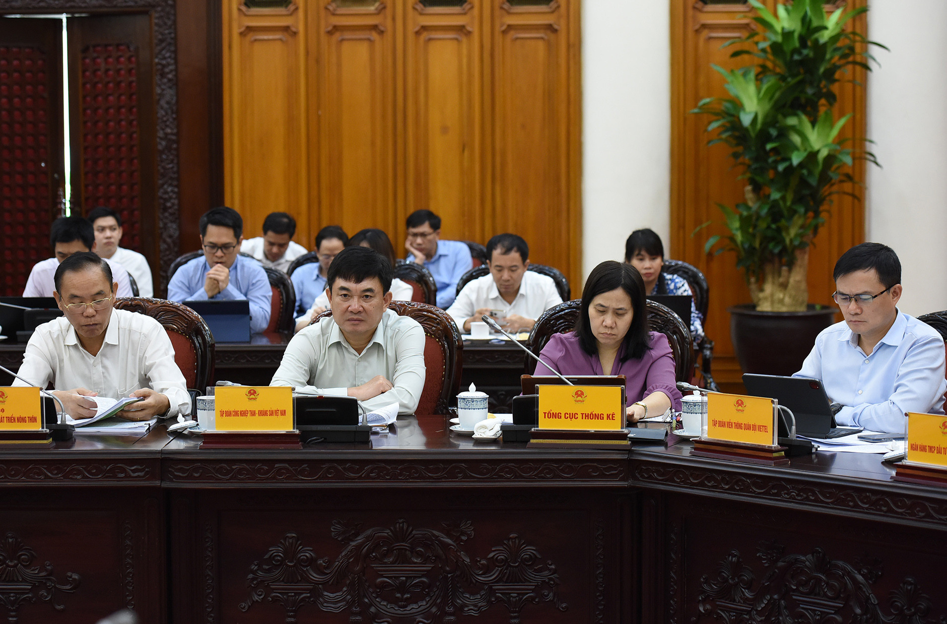 Các đại biểu tham dự cuộc họp.