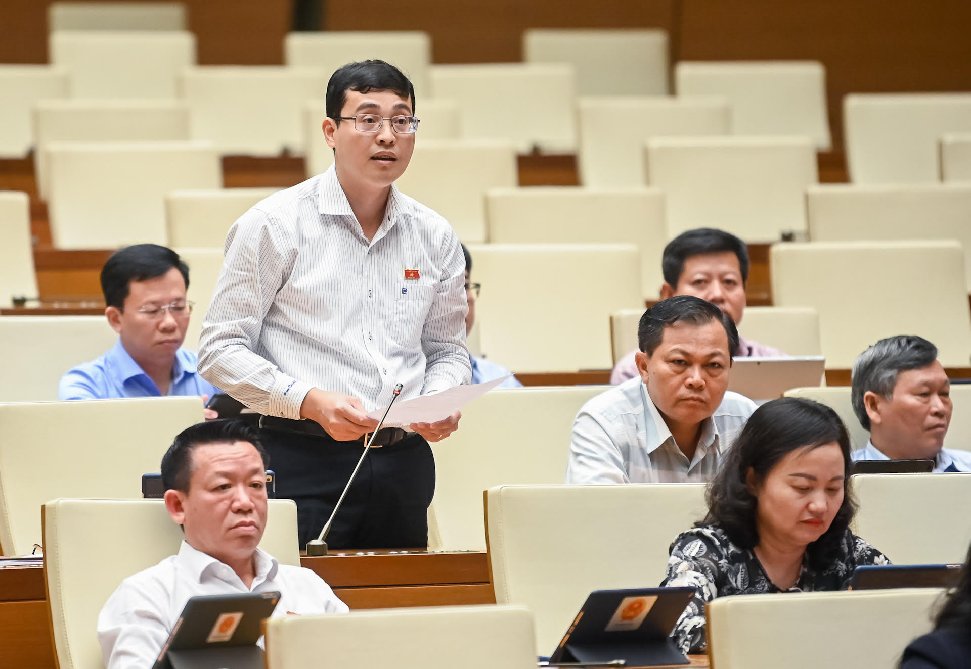 Đại biểu Quốc hội Thành phố Hồ Chí Minh Đỗ Đức Hiển phát biểu chất vấn.