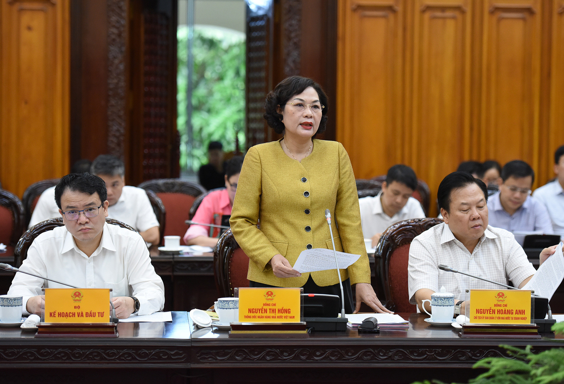 Thống đốc Ngân hàng Nhà nước Việt Nam Nguyễn Thị Hồng phát biểu tại cuộc họp.